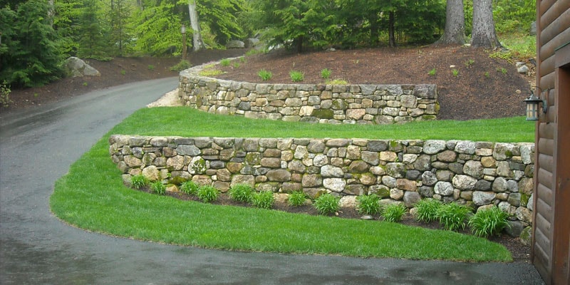 Stone retaining wall patio